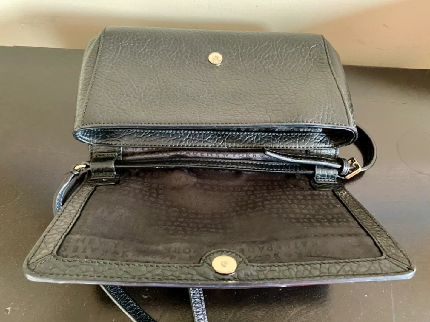 🥕 Kate Spade Black Leather Crossbody Bag image indicator(4)