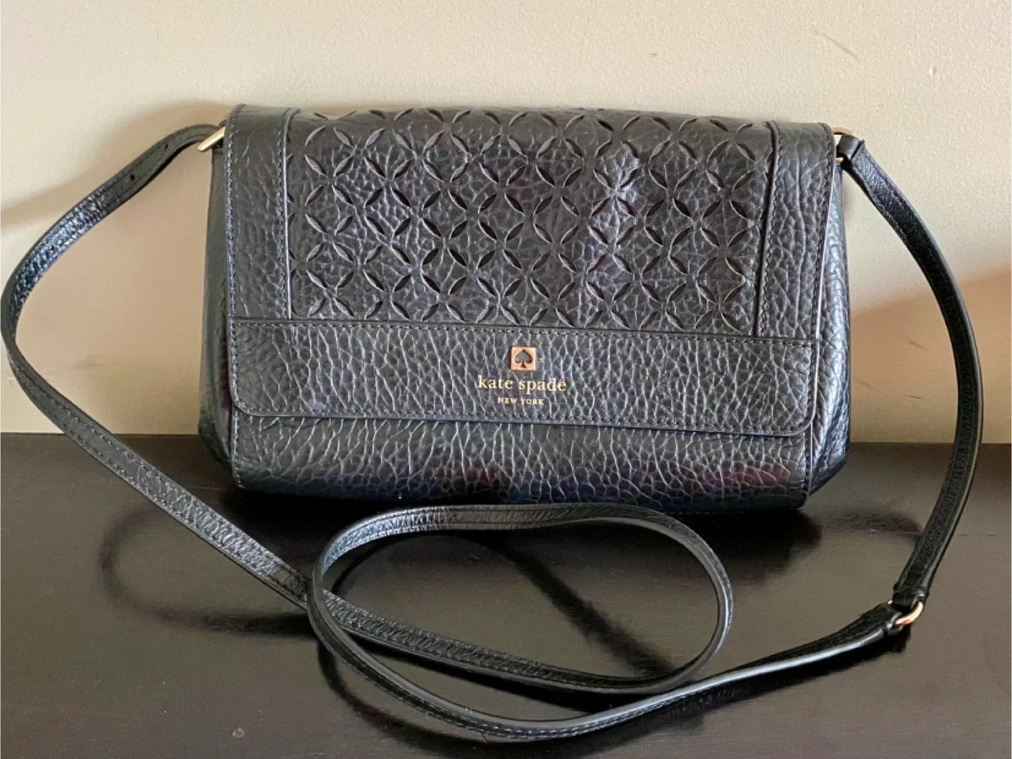 🥕 Kate Spade Black Leather Crossbody Bag thumbnail
