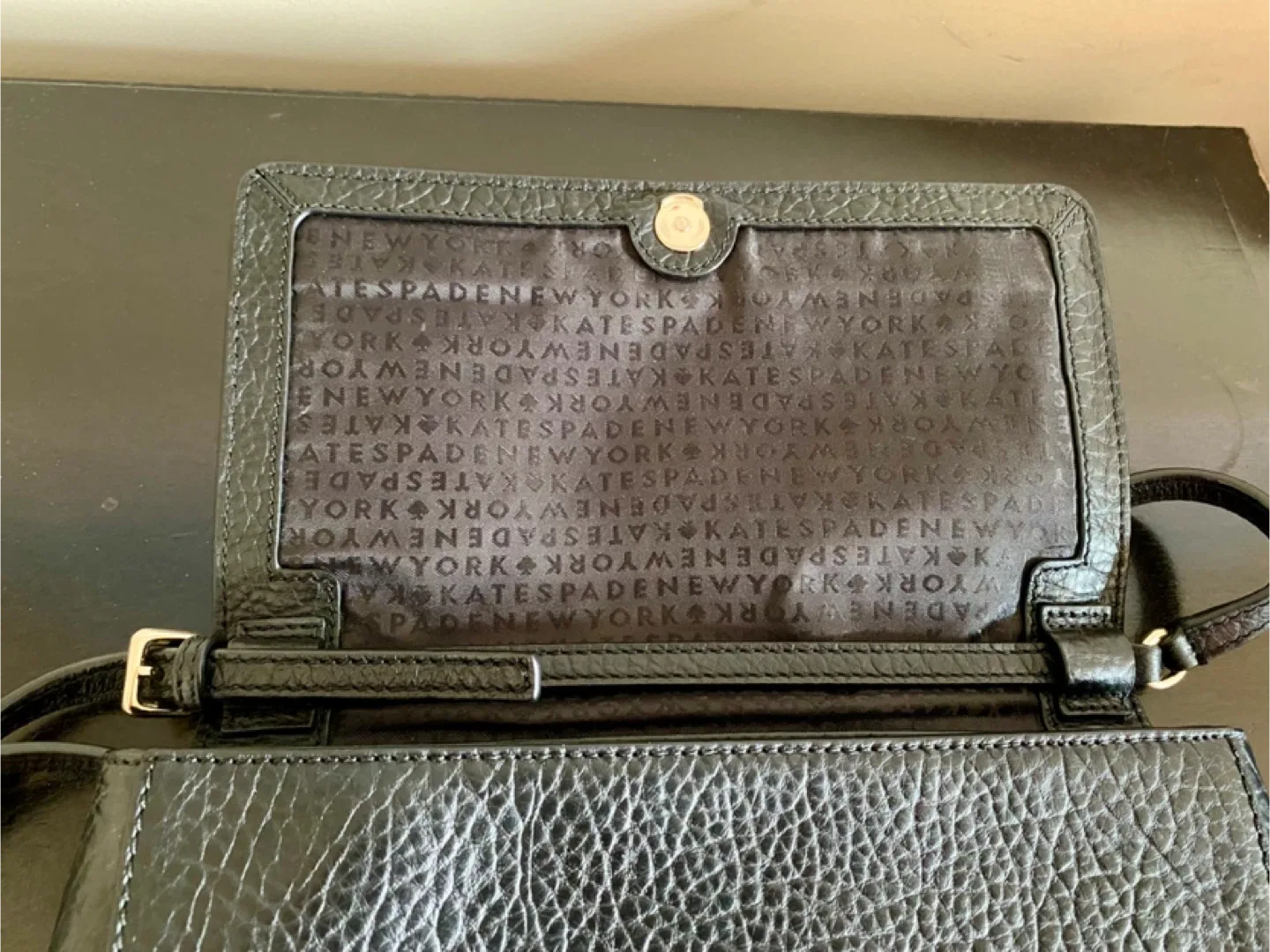🥕 Kate Spade Black Leather Crossbody Bag image indicator(2)