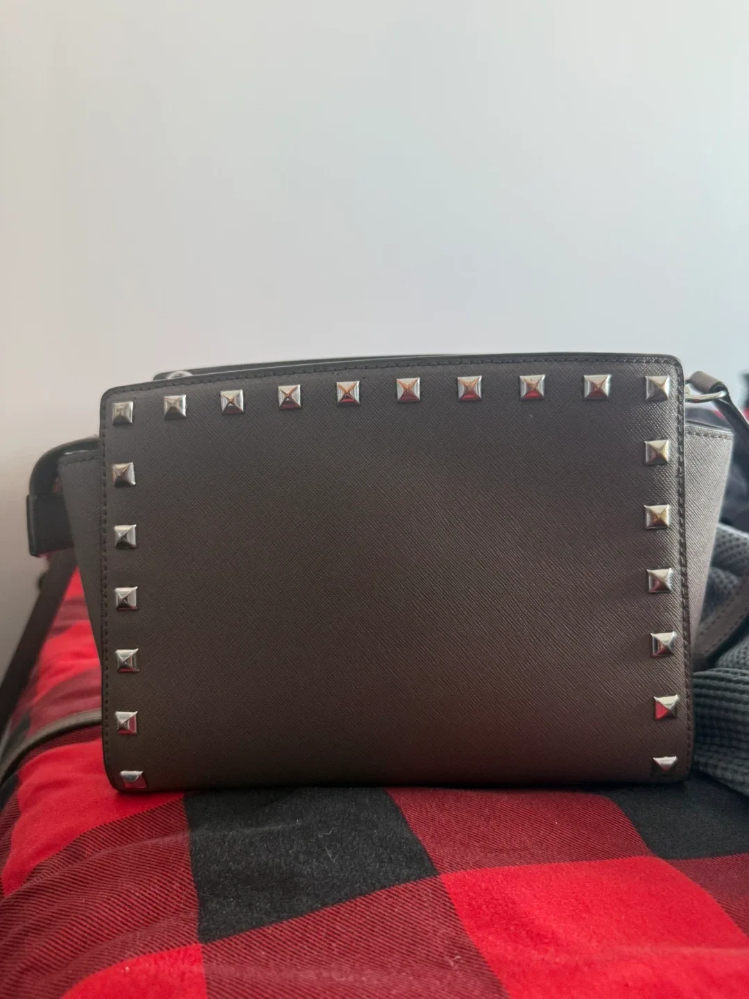 Michael Kors Grey Crossbody Bag image indicator(2)