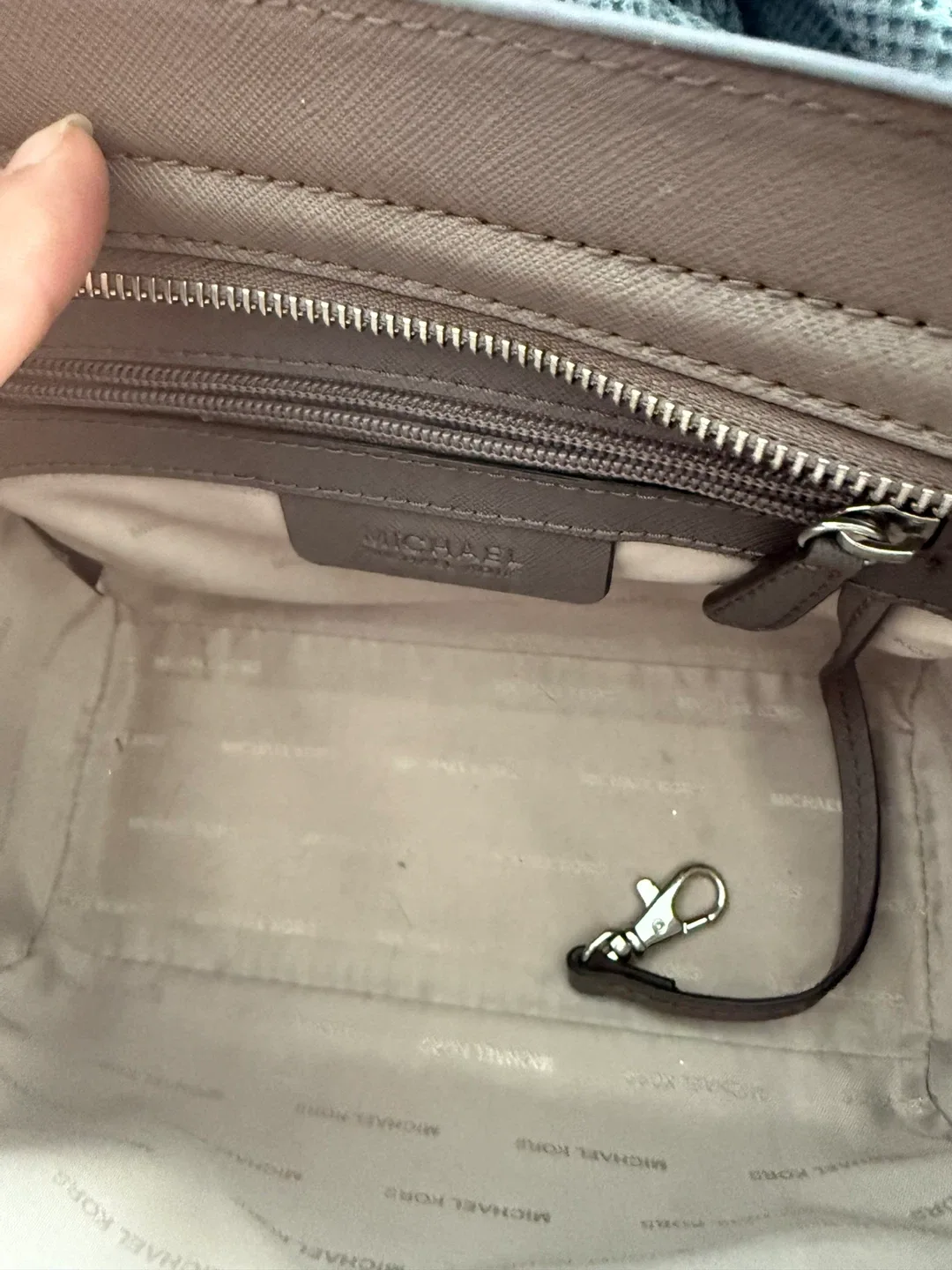 Michael Kors Grey Crossbody Bag image indicator(4)