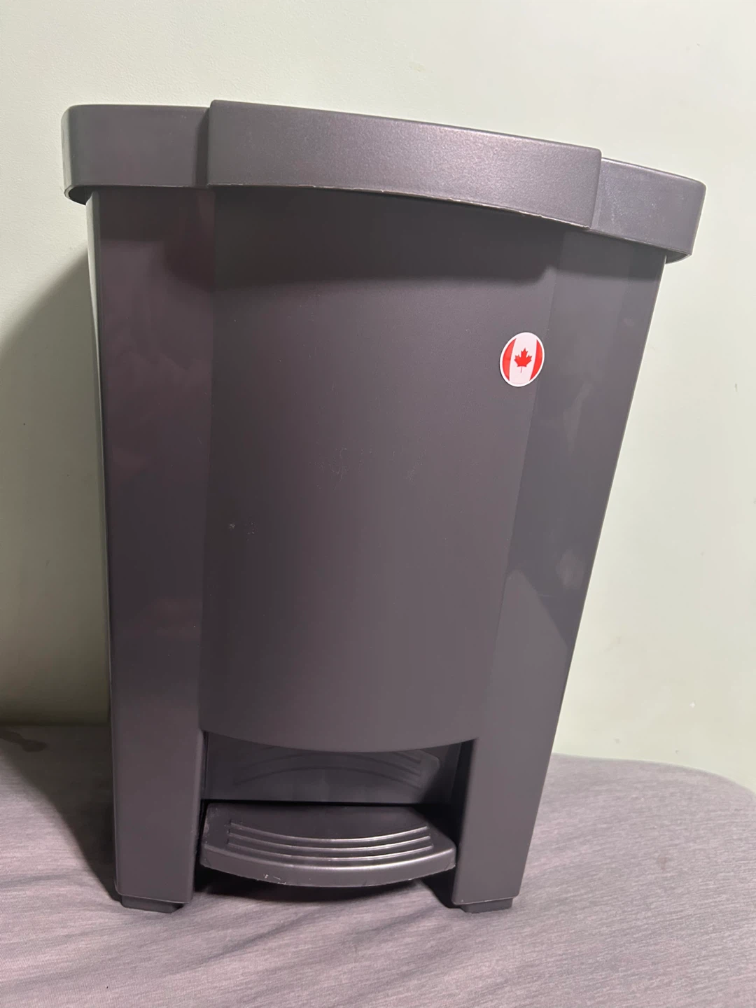 🥕Grey Step-On Trash Can