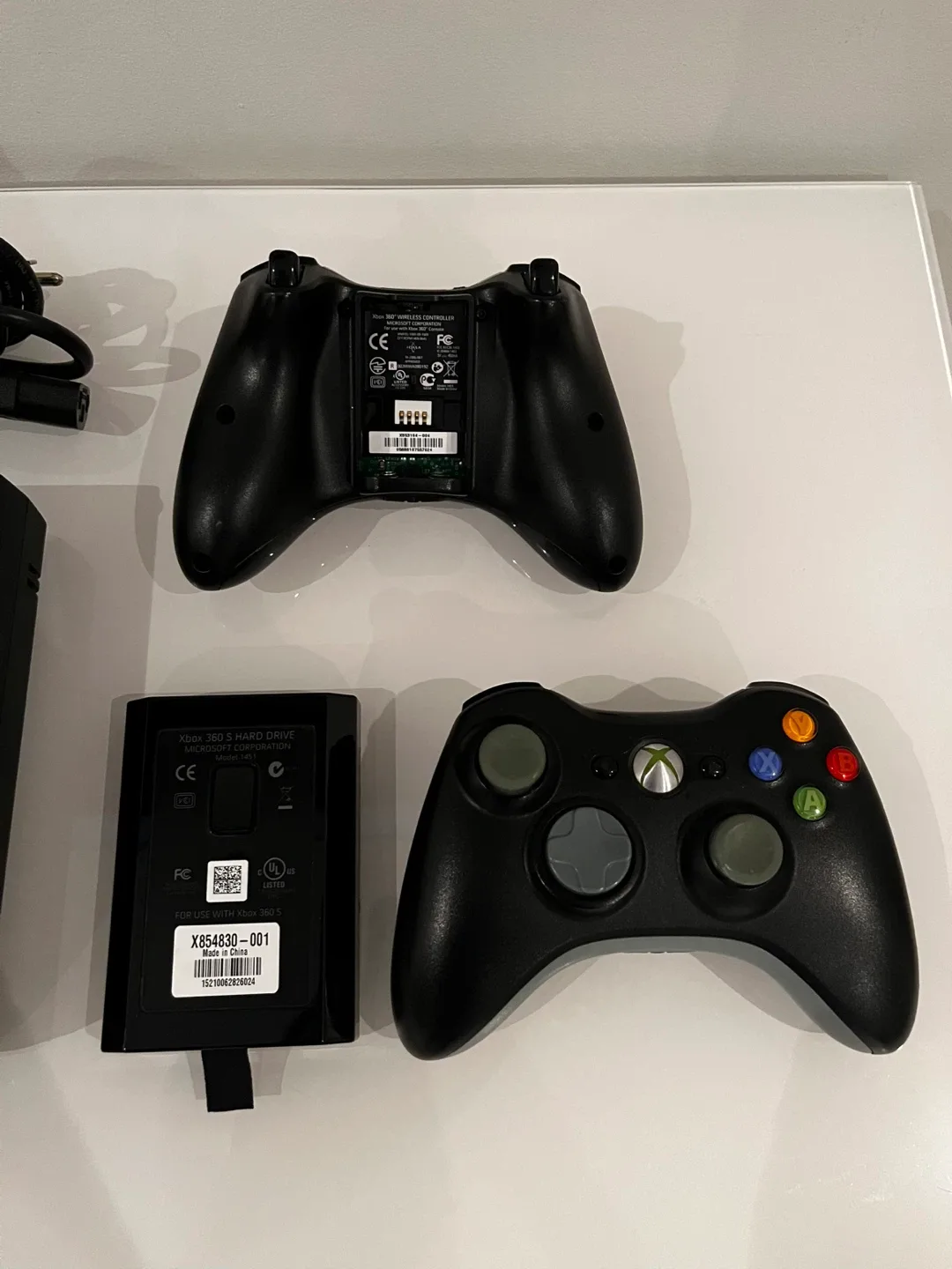 Xbox 360 S with 2 Games and 2 Controllers image indicator(7)