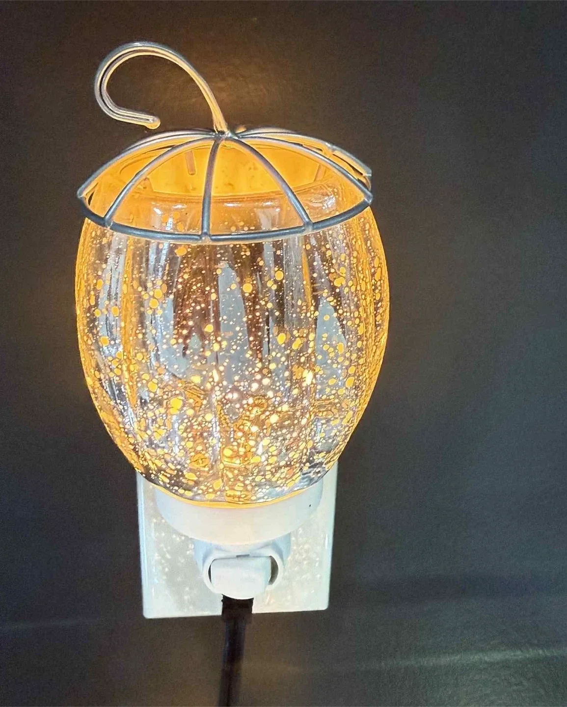 Scentsy Petite Pumpkin Mini Warmer! thumbnail