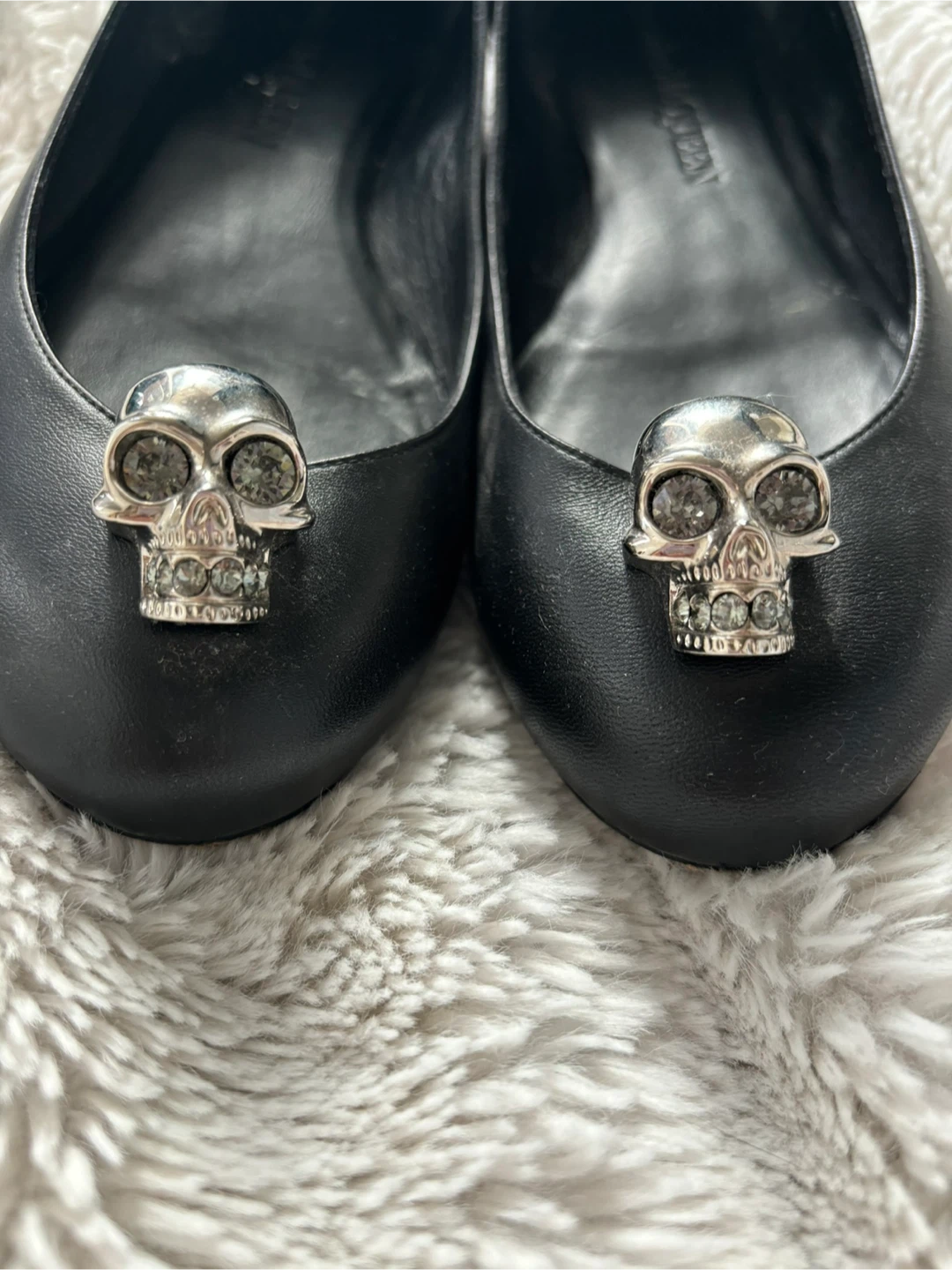 Alexander McQueen Black Leather Skull Flats Size 38 - photo 2
