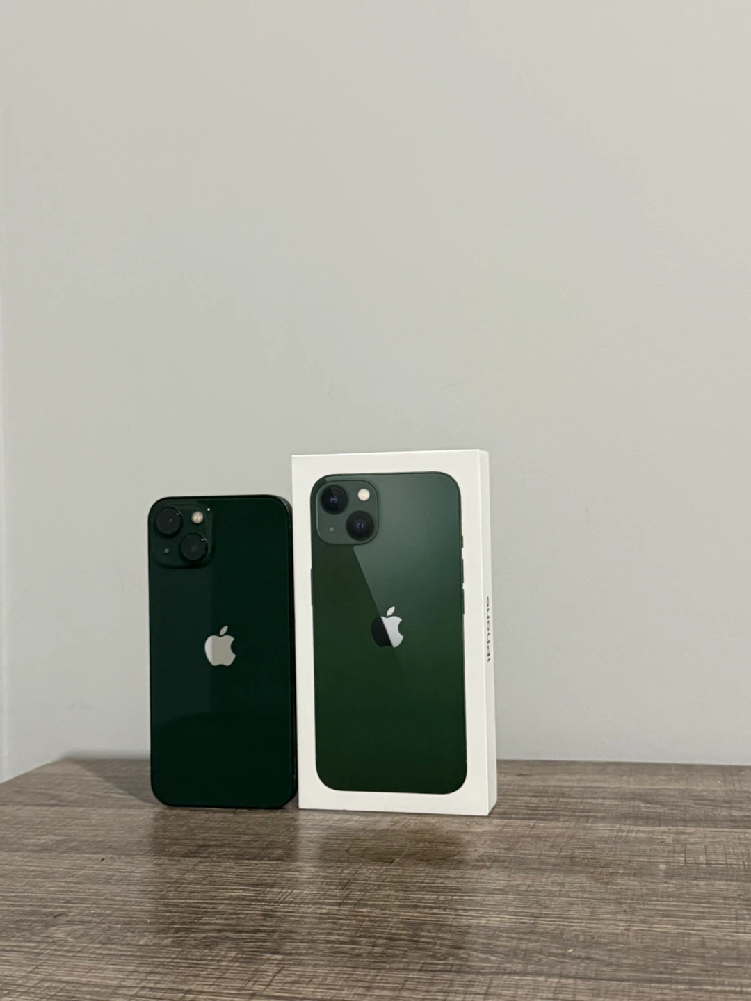 Apple iPhone 13 - 128GB - Green