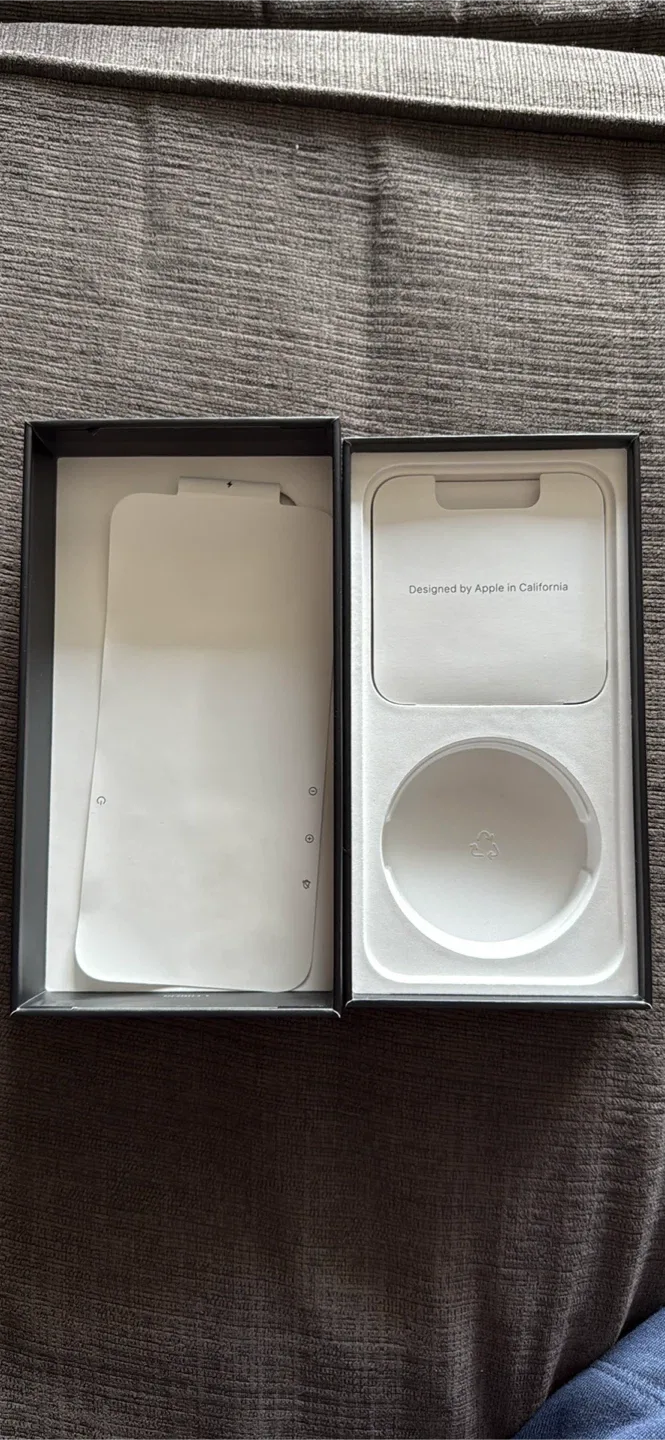 Empty box iPhone 16 Pro Max Desert Titanium image indicator(3)