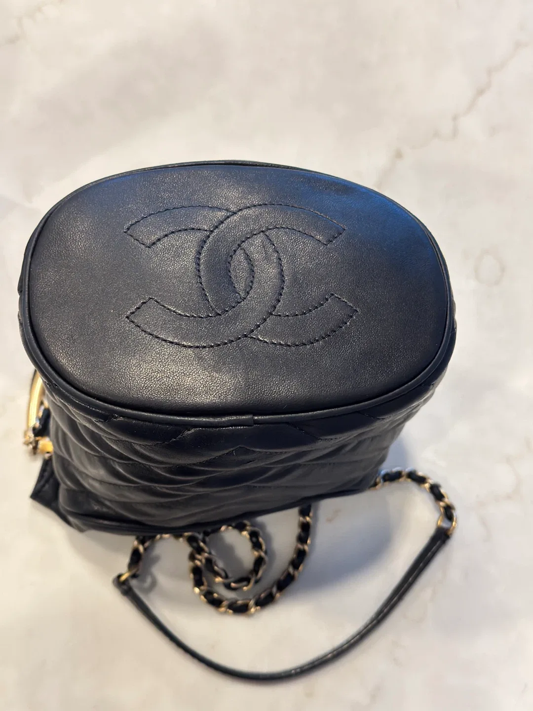 Chanel Black Leather Shoulder Bag image indicator(5)