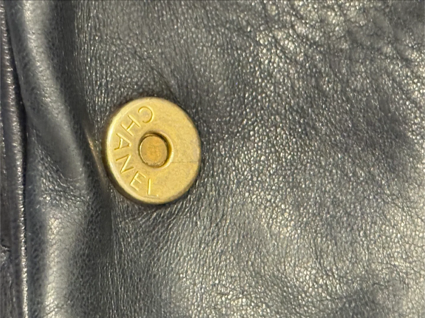 Chanel Black Leather Shoulder Bag image indicator(4)