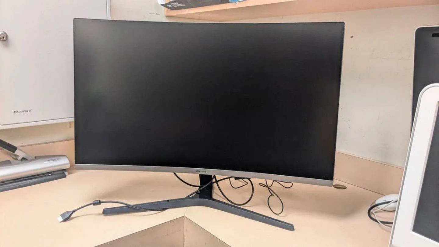 Samsung C24R500FHM 24-inch Curved Monitor bundle thumbnail