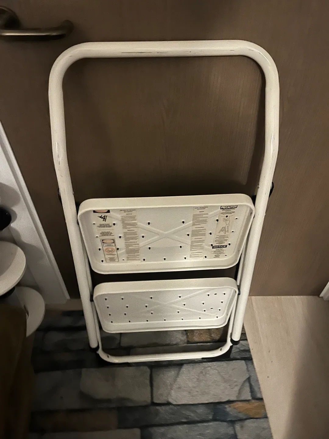 Folding 2-Step Ladder - White image indicator(3)