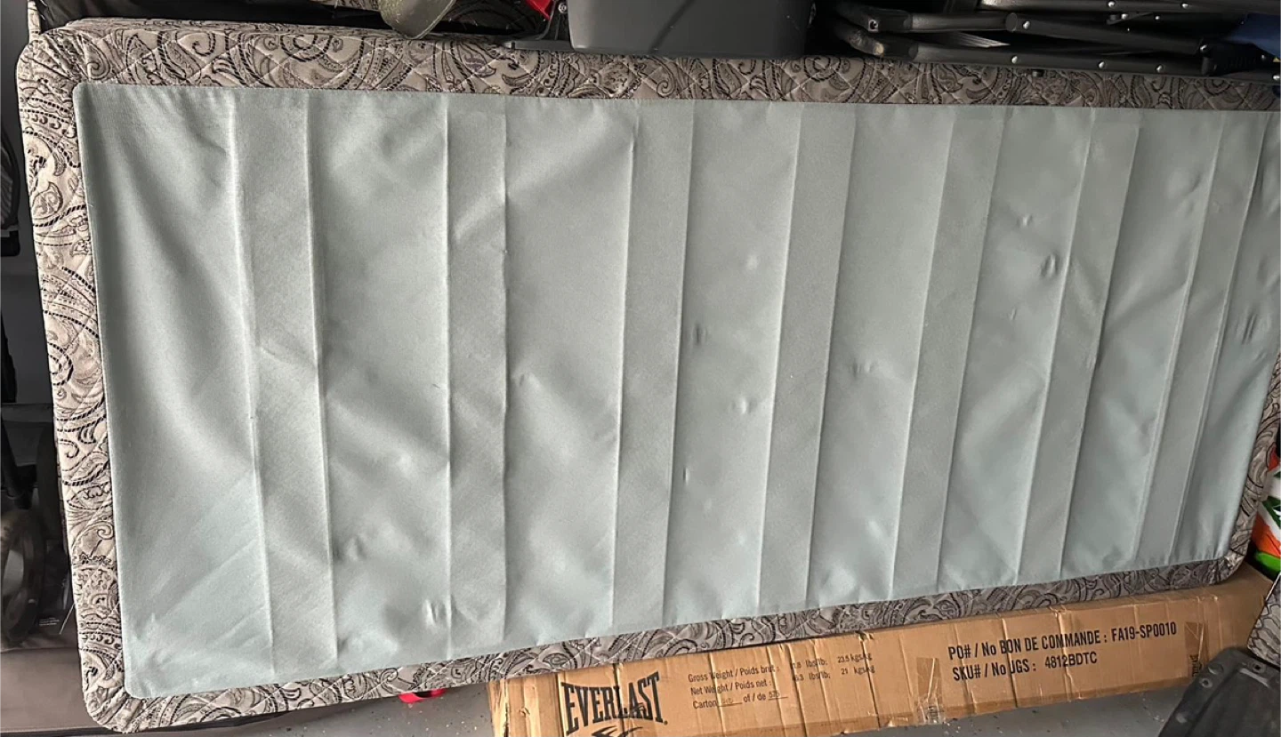 Two twin bed base (60$ each 100$ for both)