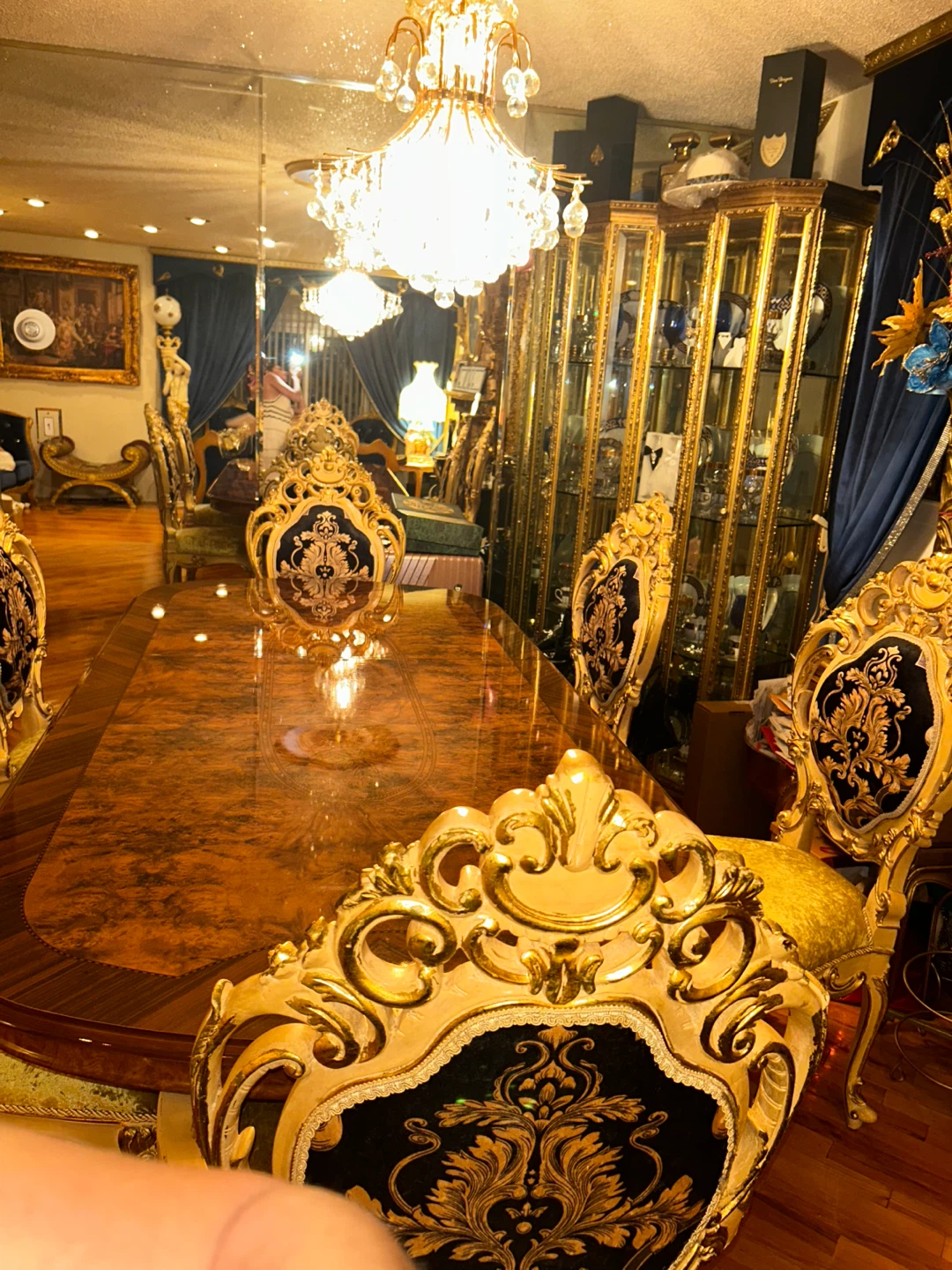 Ornate Dining Table with Six Chairs - photo 5
