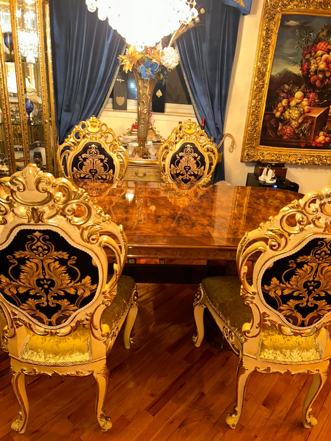 Ornate Dining Table with Six Chairs - photo 4
