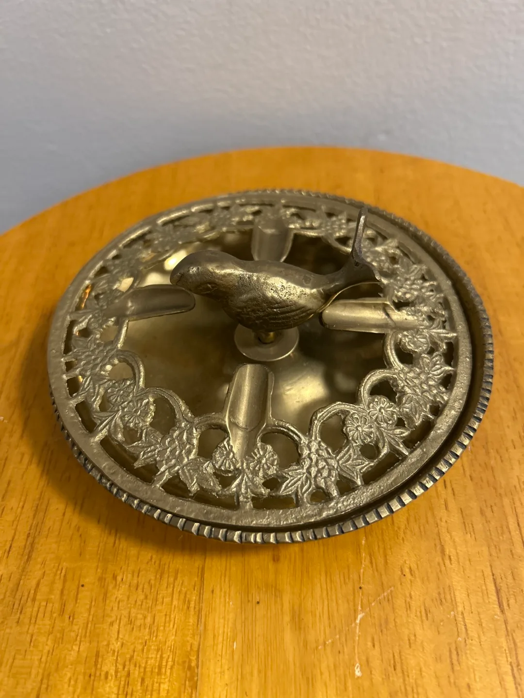 Vintage Brass Ashtray with Bird image indicator(5)