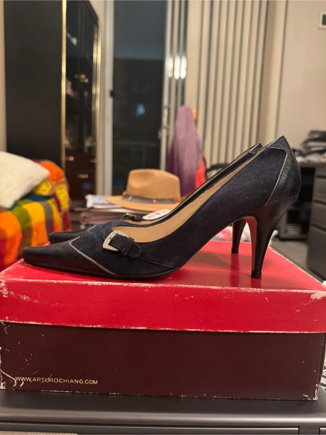 RAMON TENZA Women’s Dark Blue Suede Heels -Size 8.5M image indicator(3)