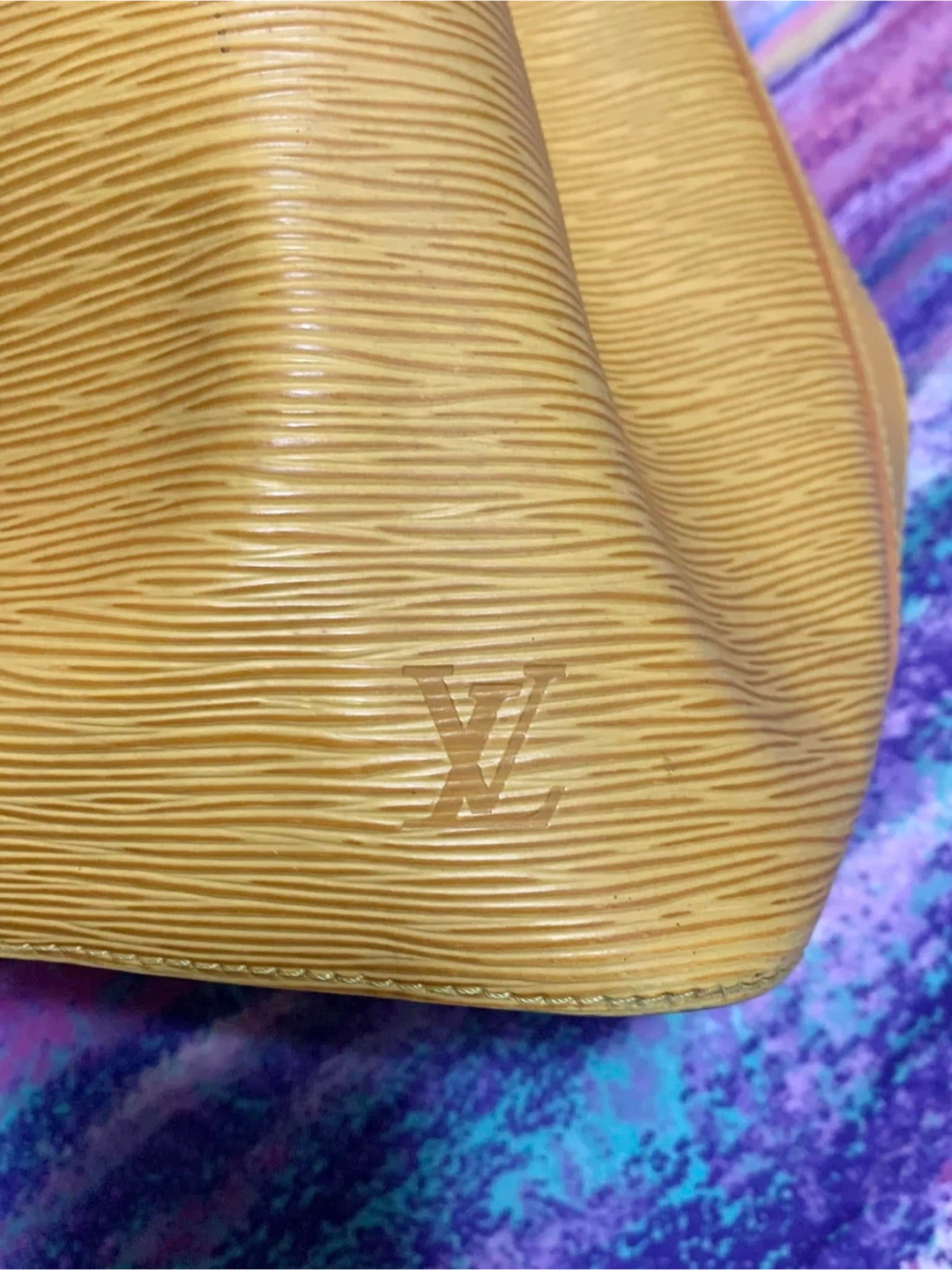 Louis Vuitton Epi Leather Yellow Bucket Bag - photo 5