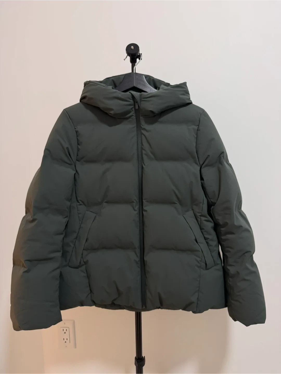 Uniqlo Down Volume Hooded Jacket - Size S image indicator(6)