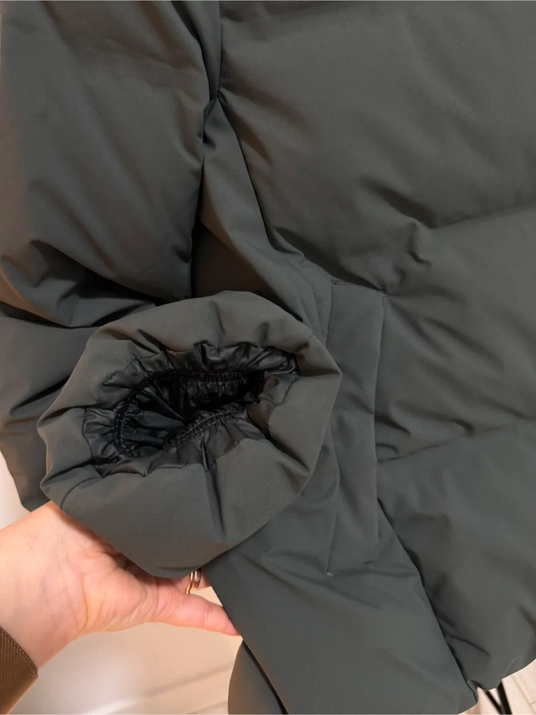 Uniqlo Down Volume Hooded Jacket - Size S image indicator(8)