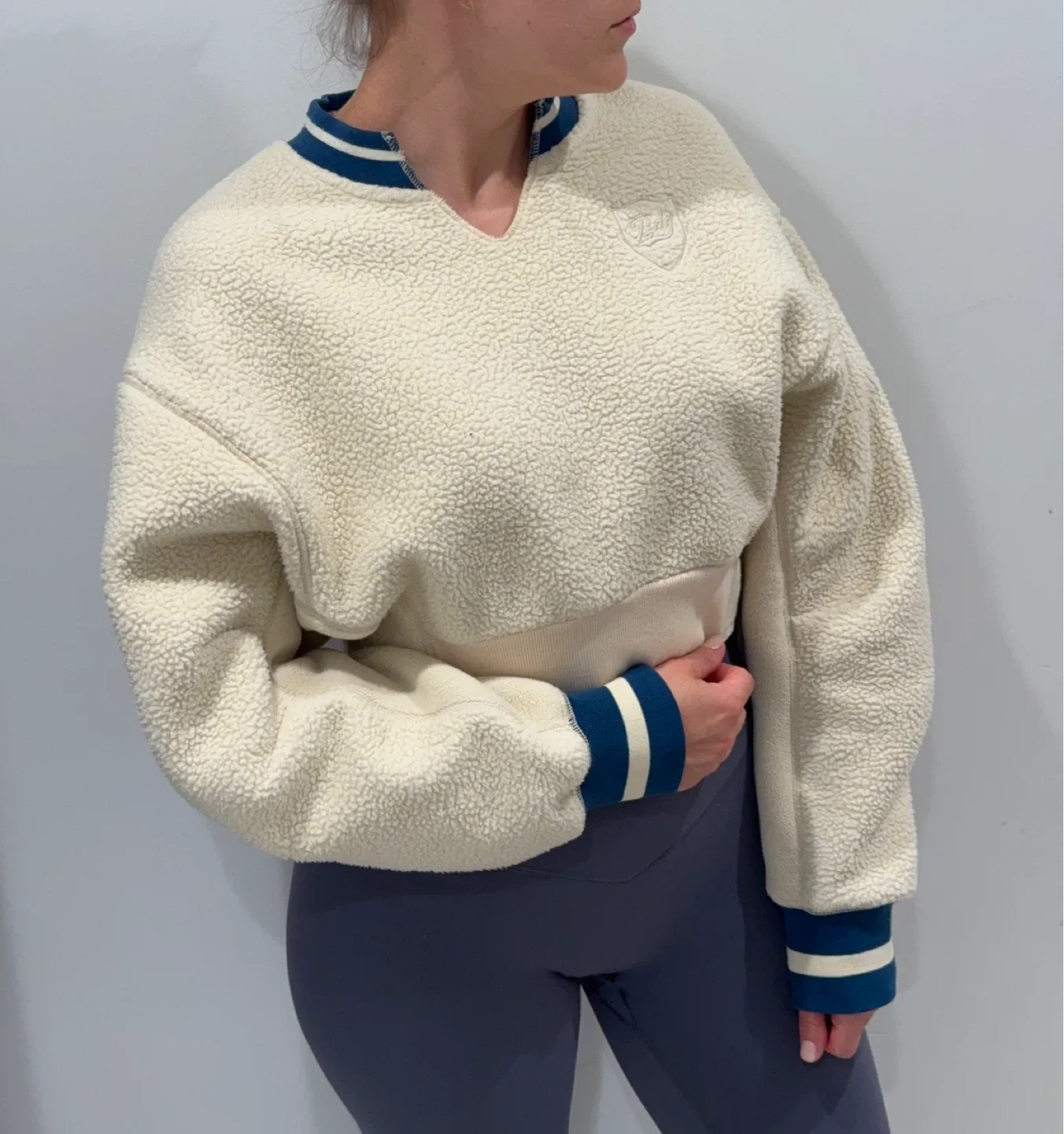 Sherpa cropped sweatshirt thumbnail