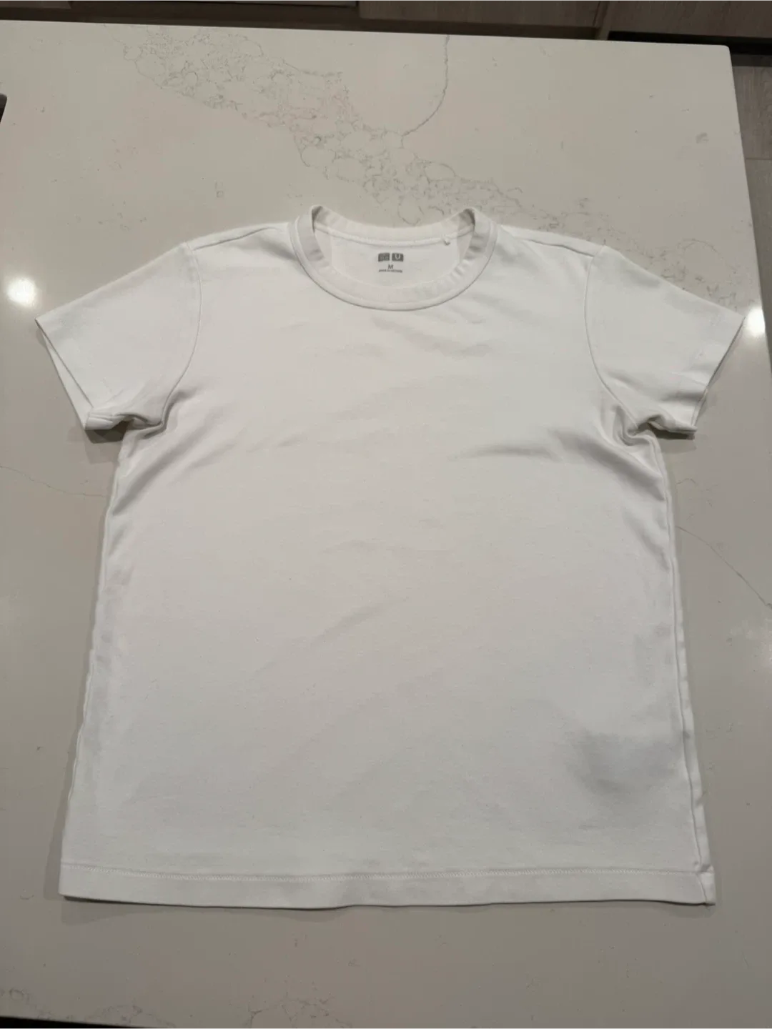 Uniqlo white cotton T-shirt | size M thumbnail