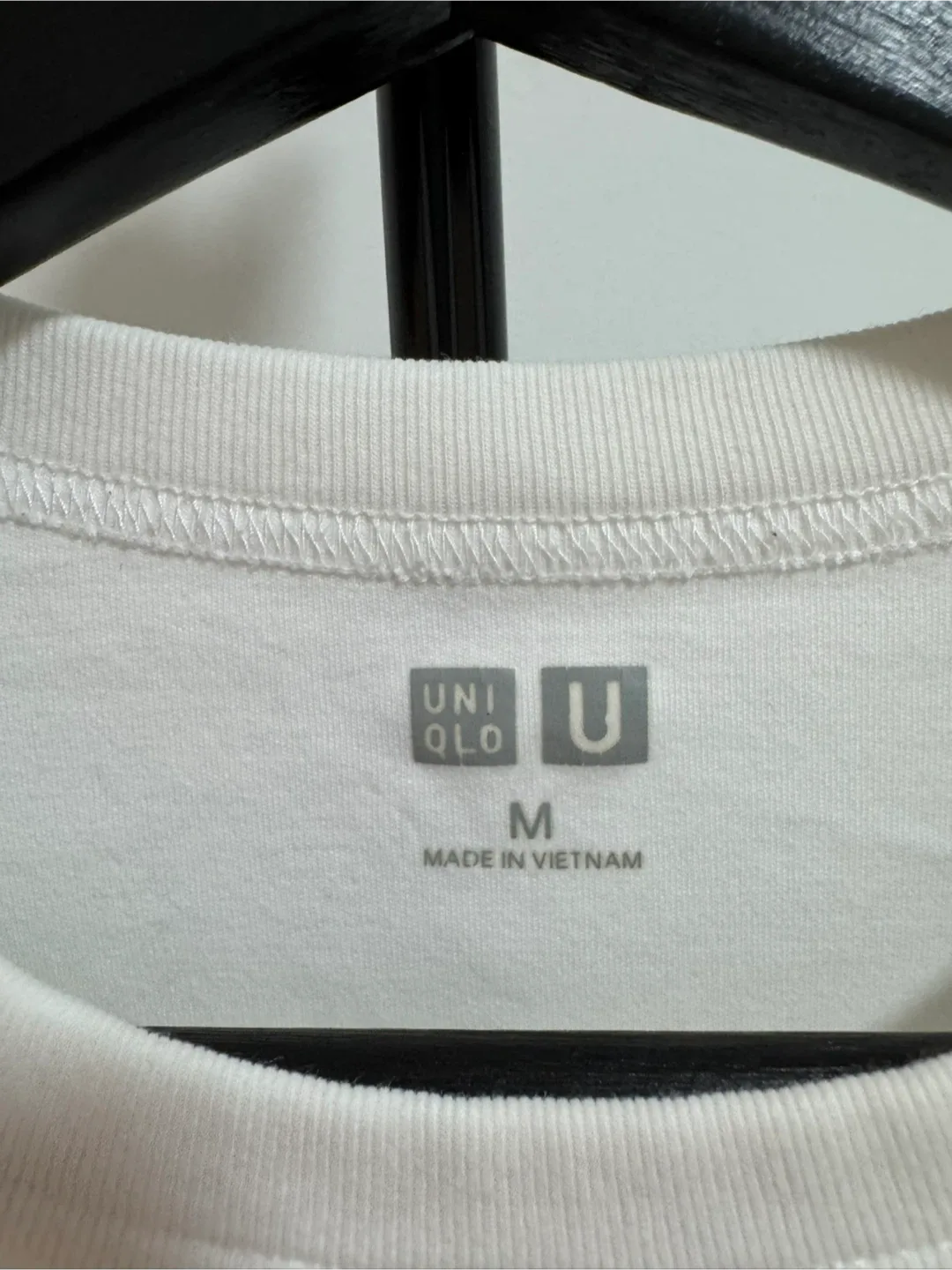 Uniqlo white cotton T-shirt | size M image indicator(2)