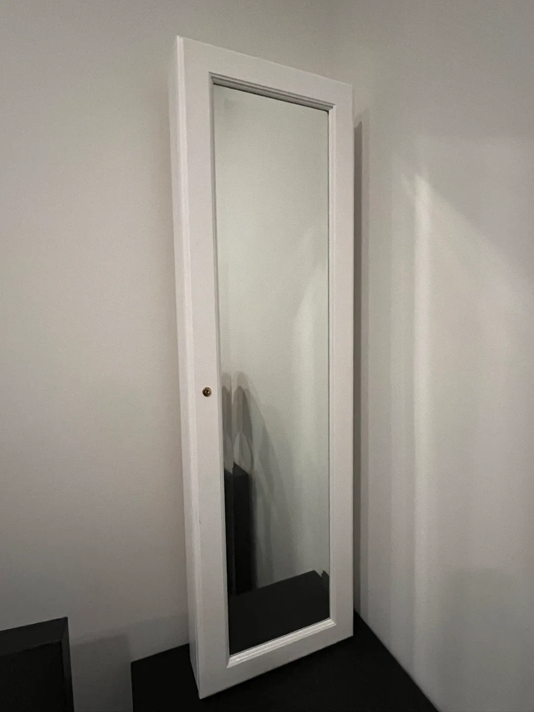 White Jewellery Cabinet Mirror image indicator(2)