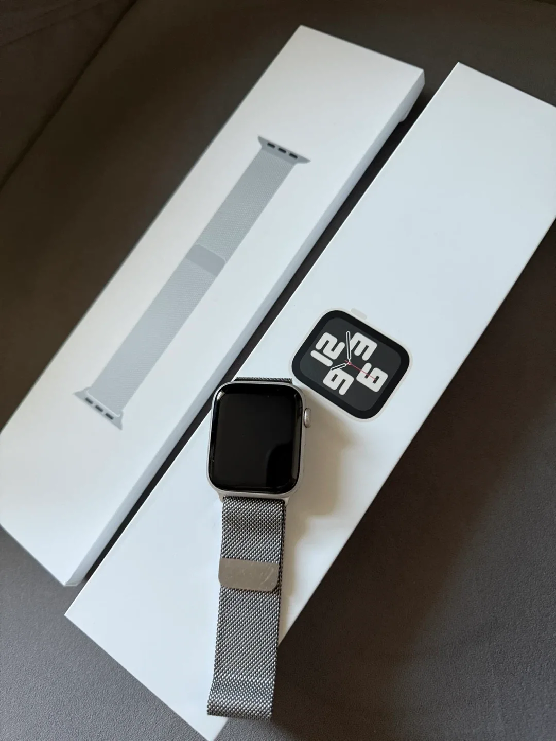 Apple Watch with Milanese Loop 44 mm image indicator(3)