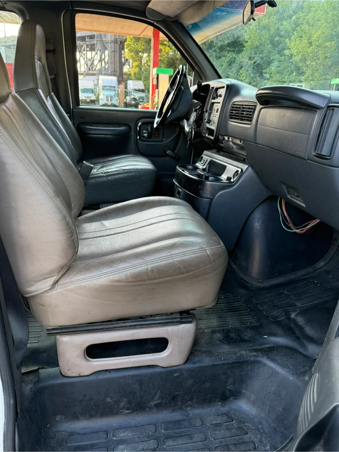 Chevrolet Express Van image indicator(7)