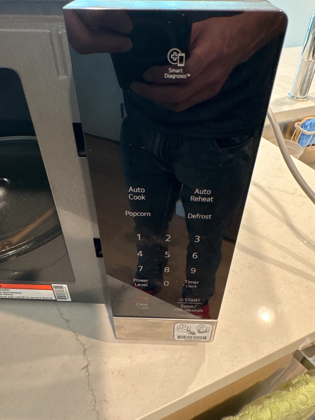 LG Microwave Oven - photo 3