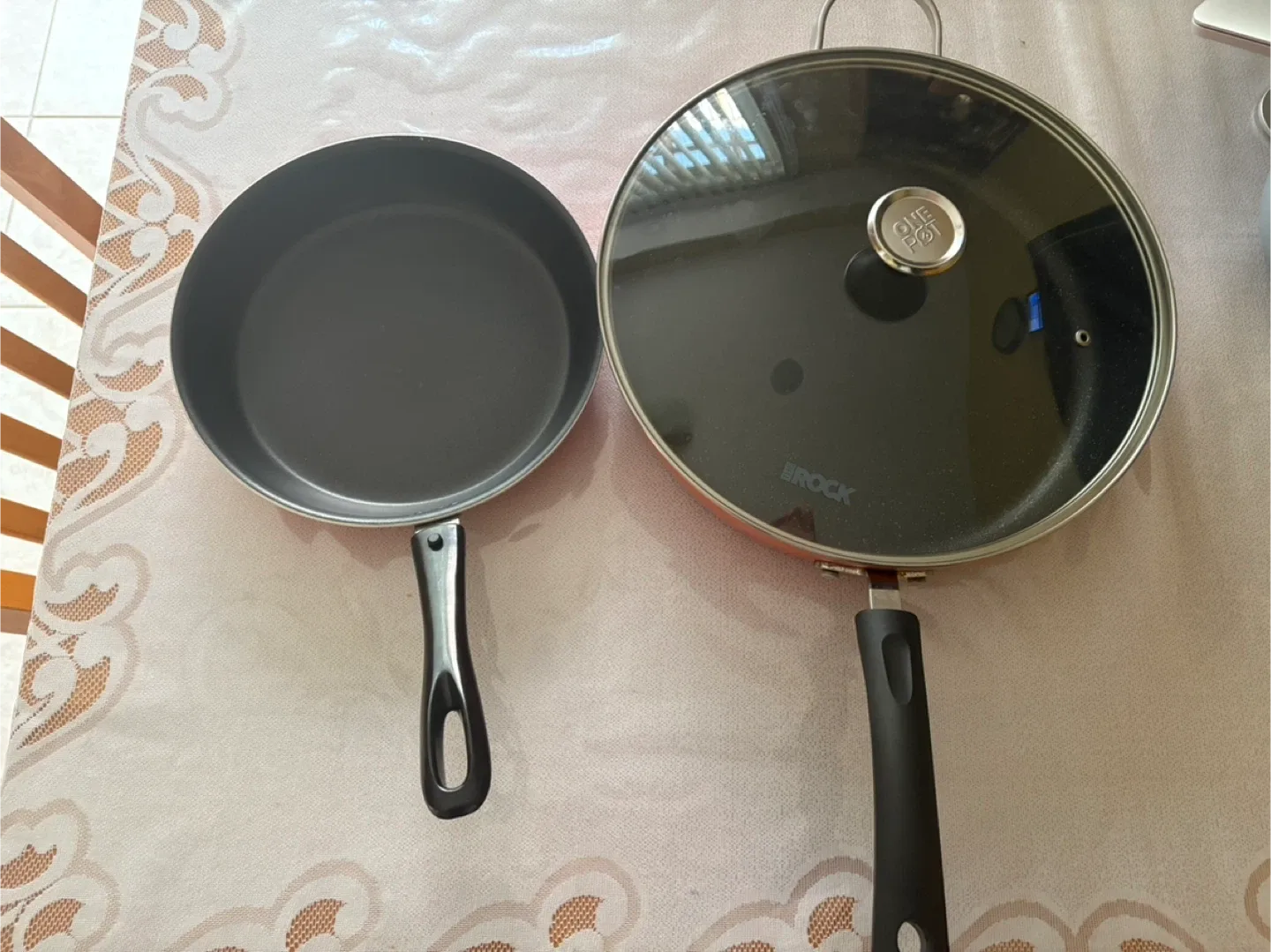 Small and big frying pan (Okay condition) (Both for FREE) thumbnail