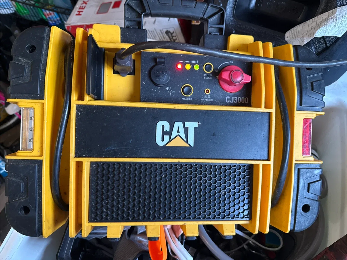 CAT CJ3000 Jump Starter thumbnail