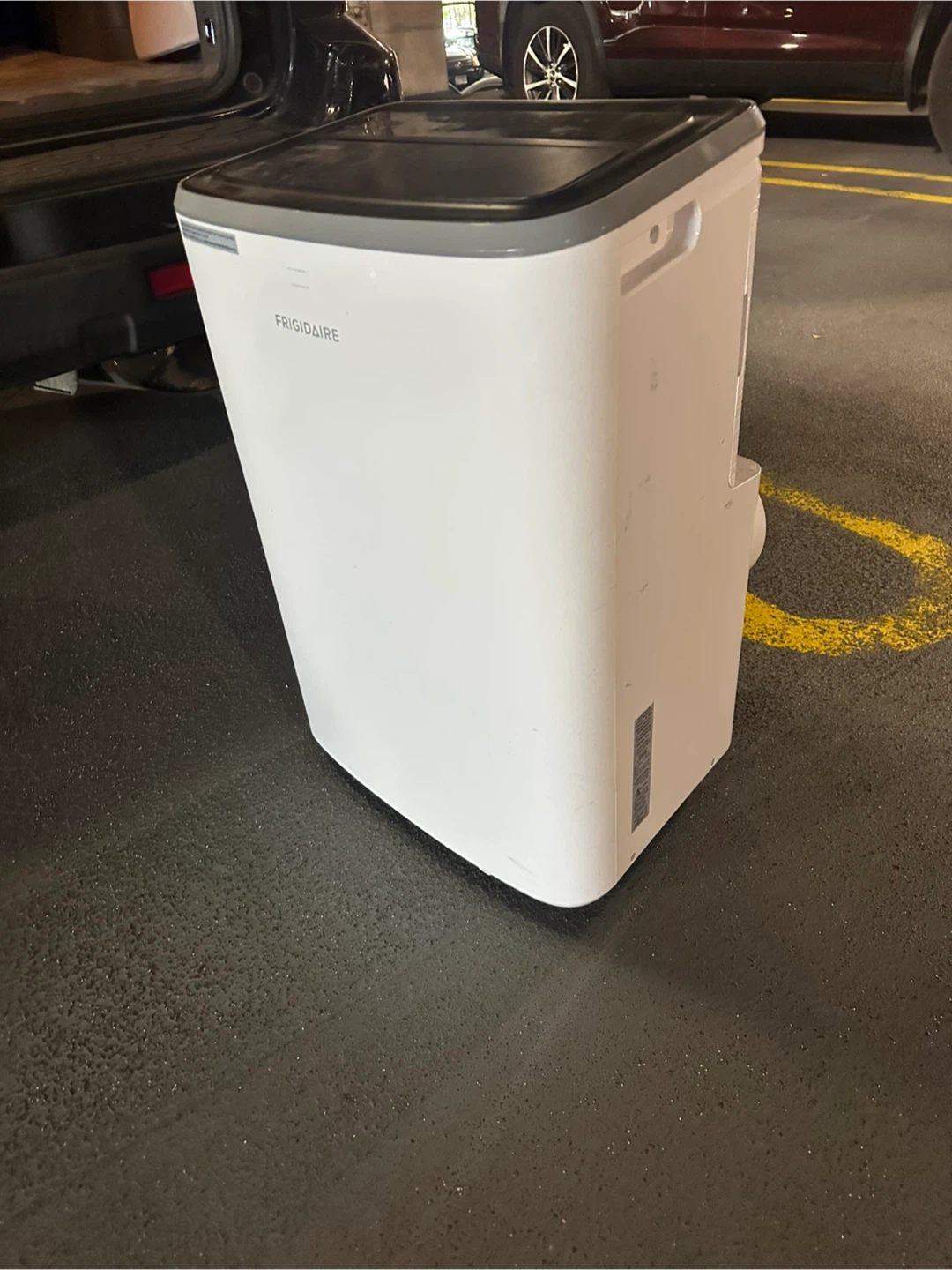 Frigidaire Portable Air Conditioner - photo 3