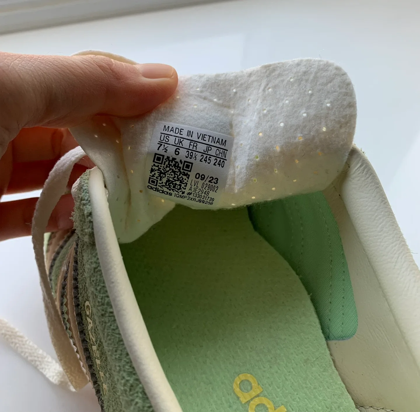 Adidas Gazelle Indoor US 7.5 image indicator(3)