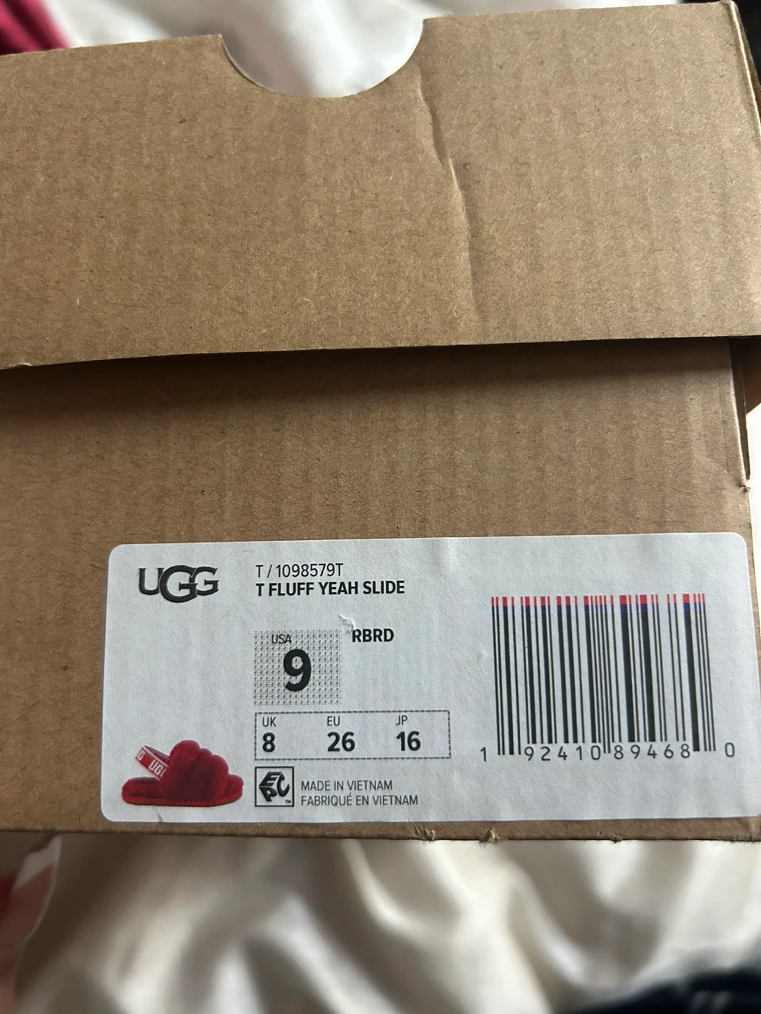UGG T Fluff Yeah Slide - Red - Size 9 kids - photo 4