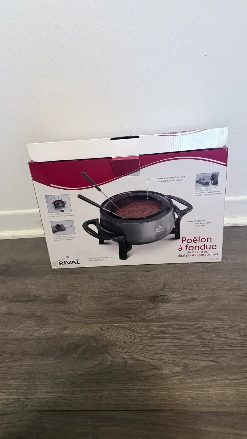 Rival Fondue Pot - Like New! thumbnail