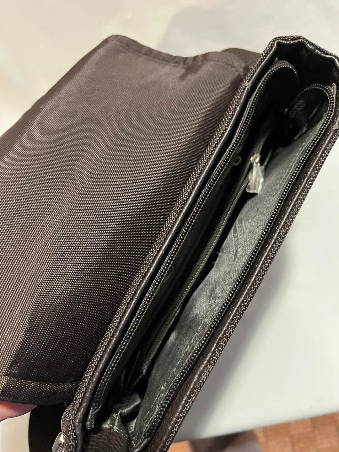 Montagut Brown Crossbody Bag image indicator(3)