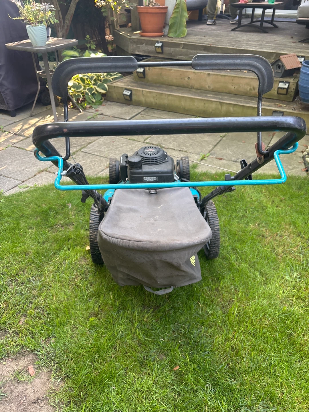 Yardworks GCV 160 Honda Engine Lawn Mower - photo 4