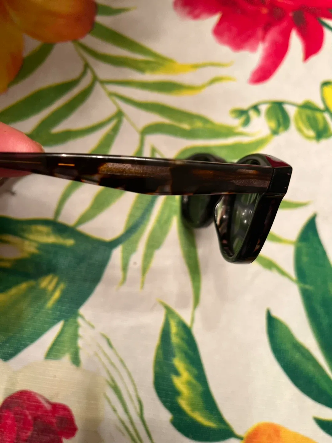 Celine Sunglasses image indicator(4)