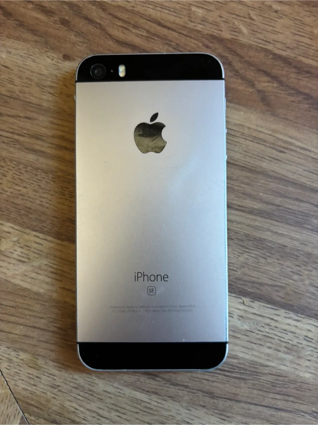 iPhone SE Silver image indicator(2)