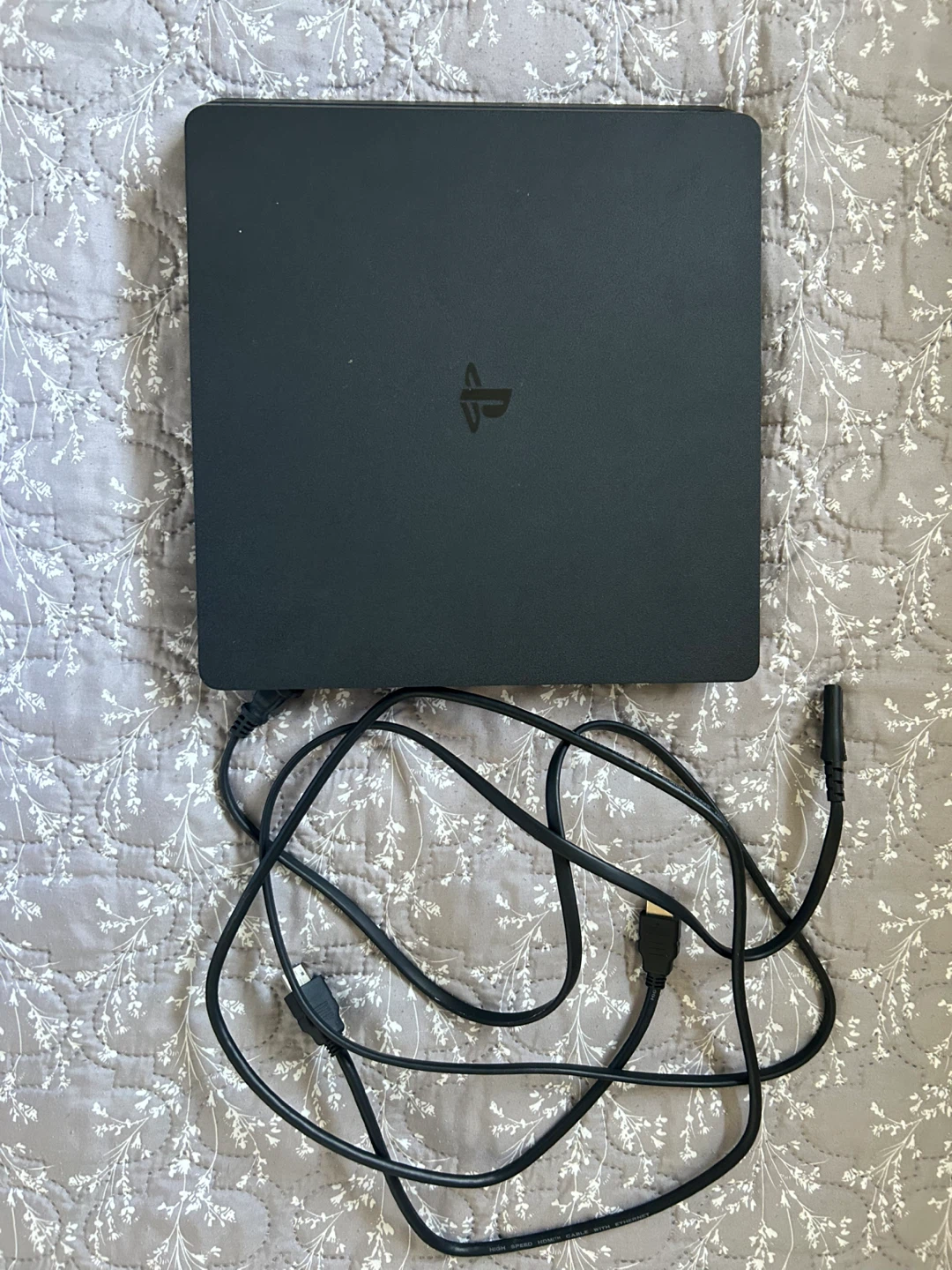Sony PlayStation 4 (PS4)