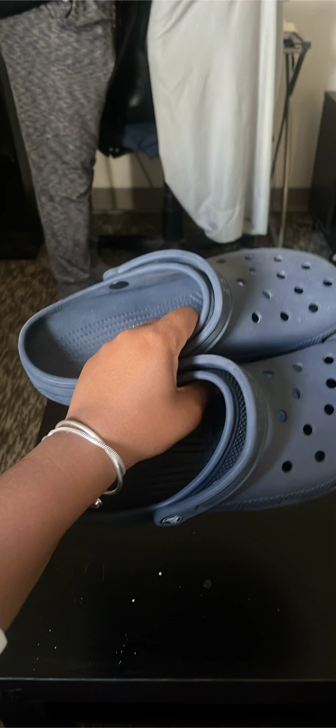 Mens Crocs Sz9 - photo 2