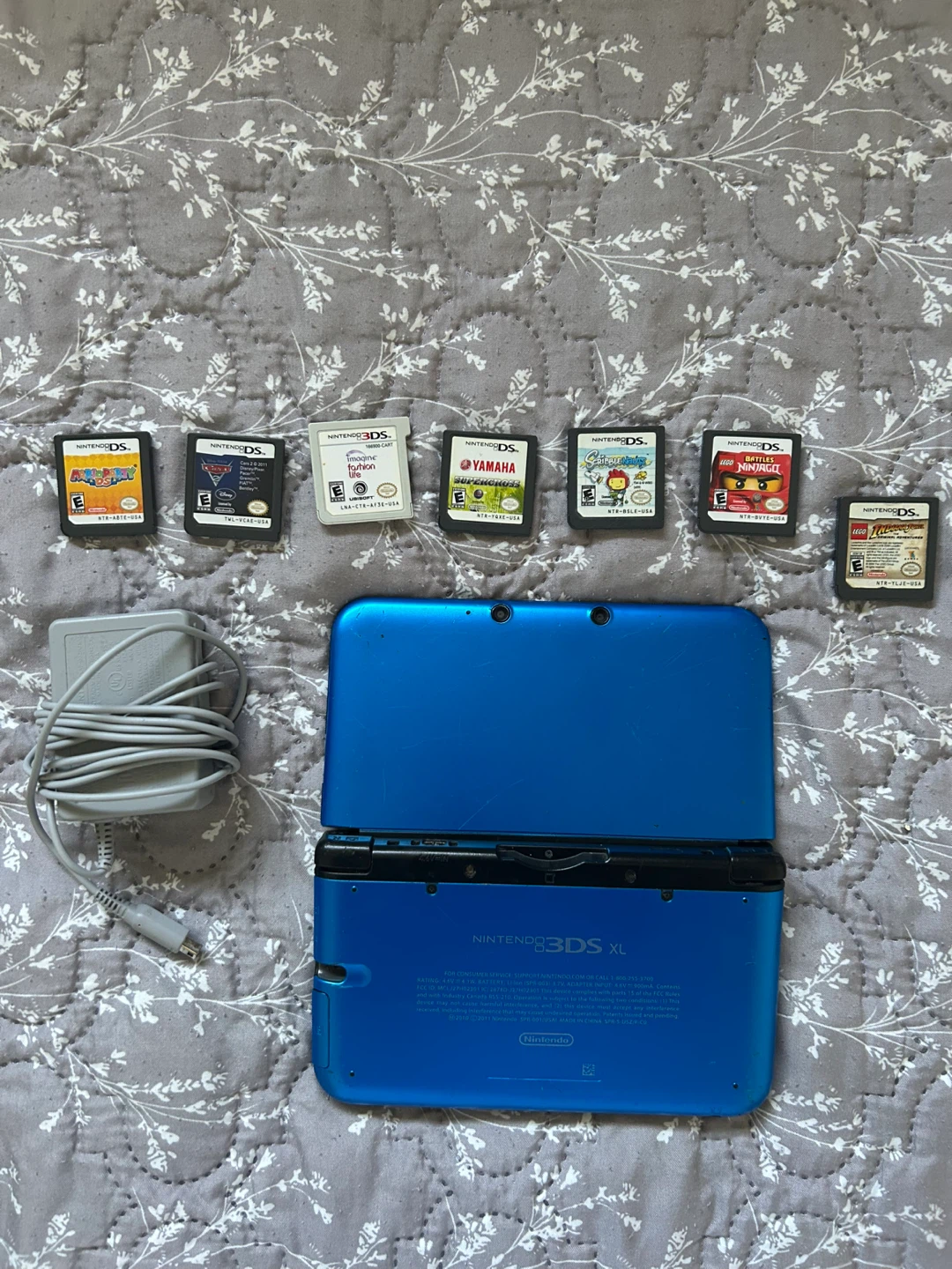 Nintendo 3DS XL Blue w/ Games & Charger - photo 2