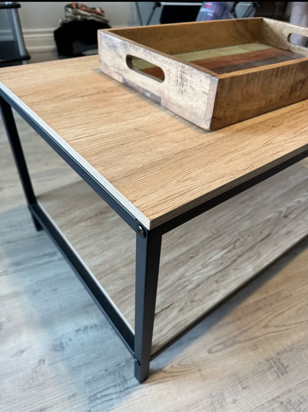 Coffee Table with Wooden Tray image indicator(5)