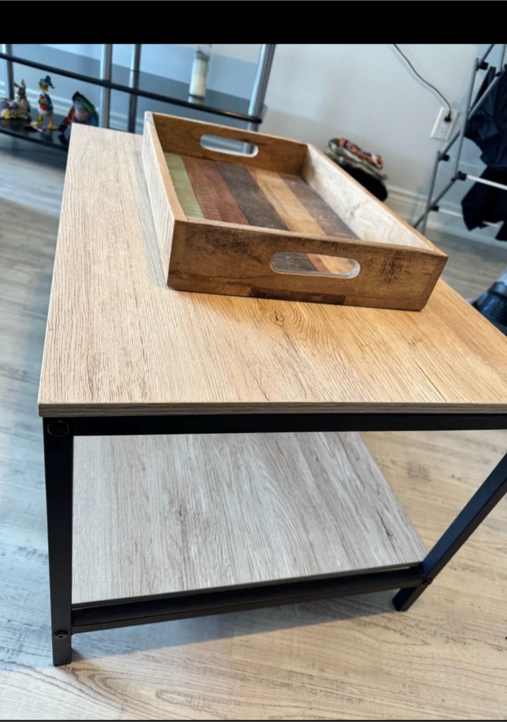 Coffee Table with Wooden Tray image indicator(4)