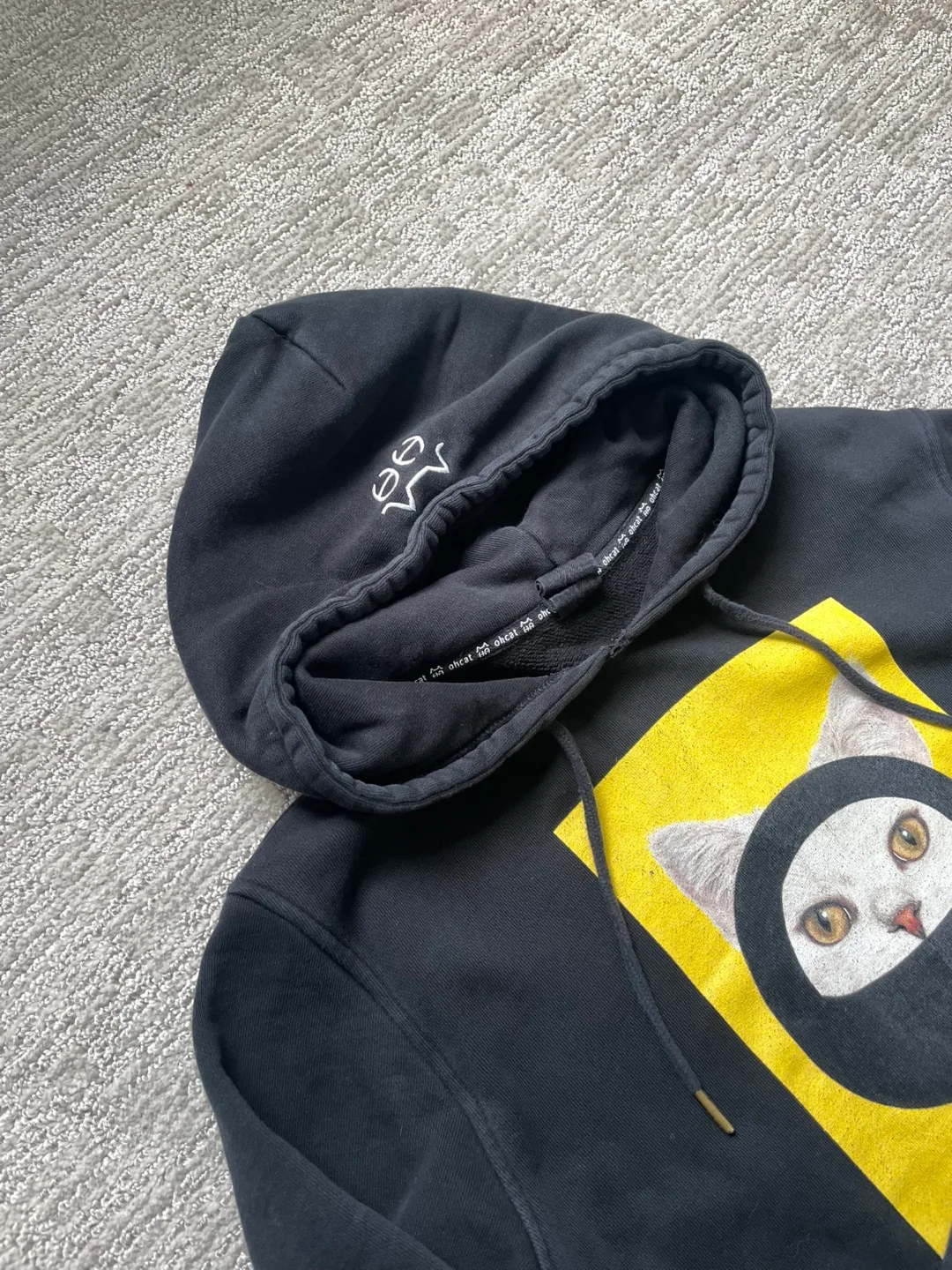 Sacai Black Hoodie with Cat Graphic image indicator(2)