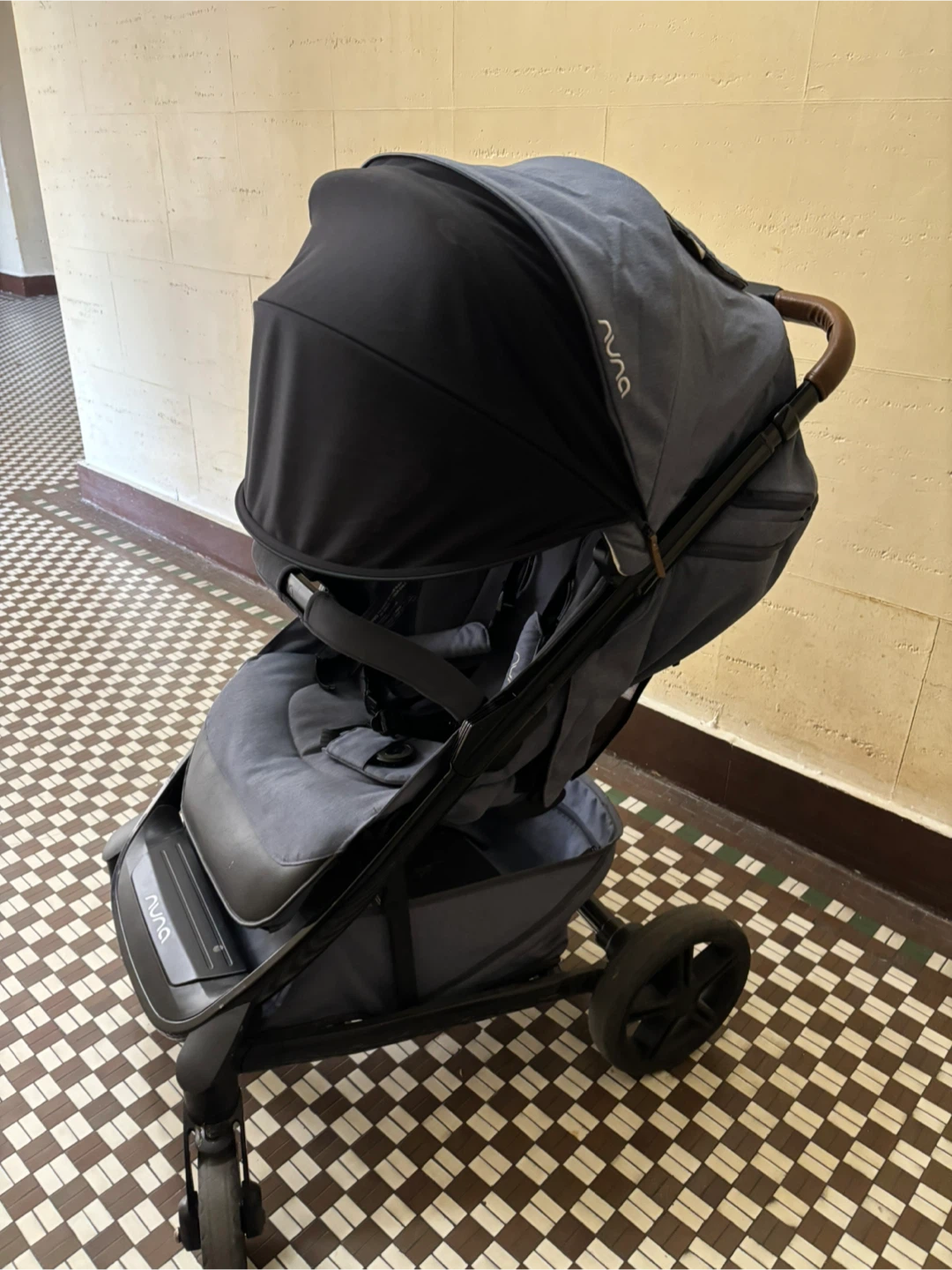 Nuna Mixx Stroller - Great Condition! - photo 4