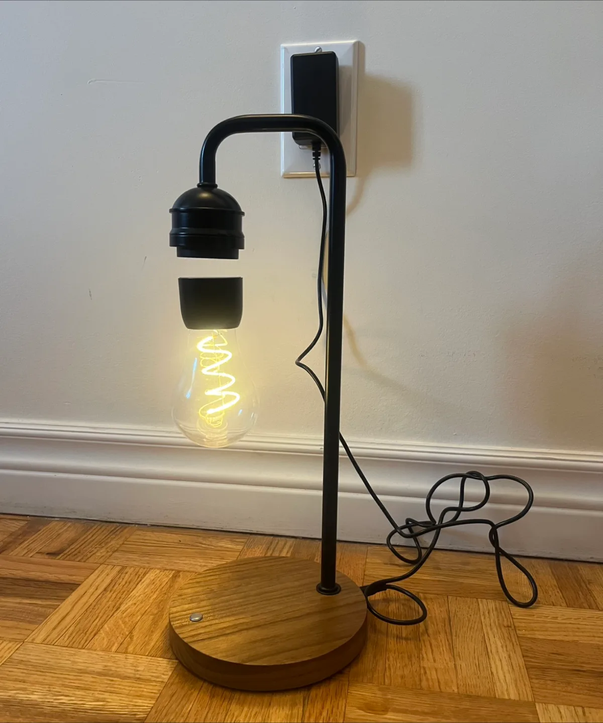 Levitating Light Bulb Desk Lamp thumbnail