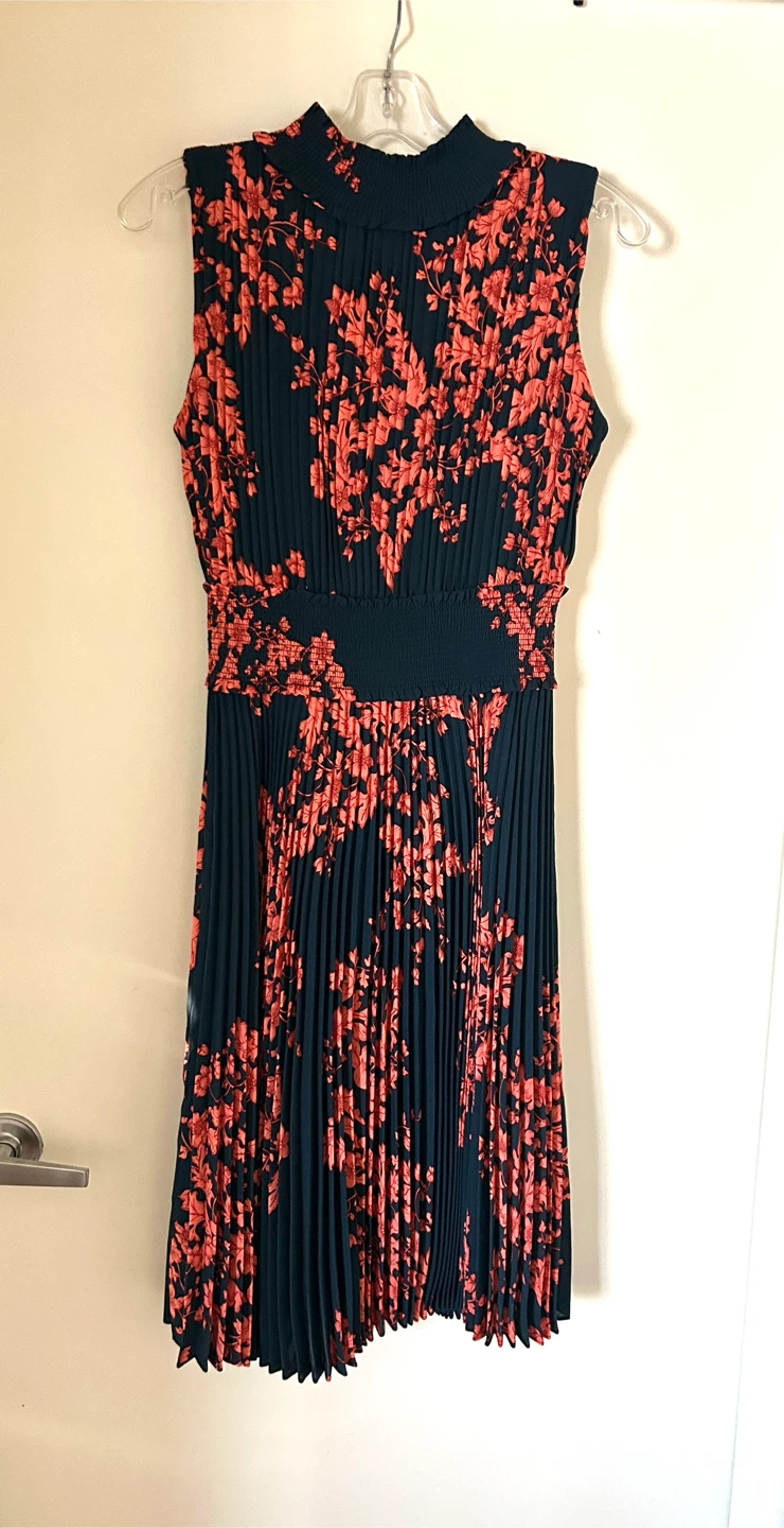 Gorgeous ( Navy& peach) Floral Pleated Dress - Size 6