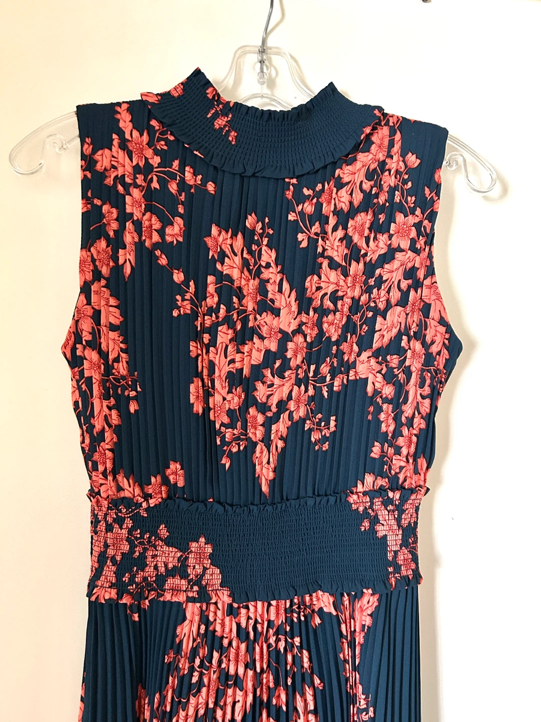 Gorgeous ( Navy& peach) Floral Pleated Dress - Size 6 - photo 2